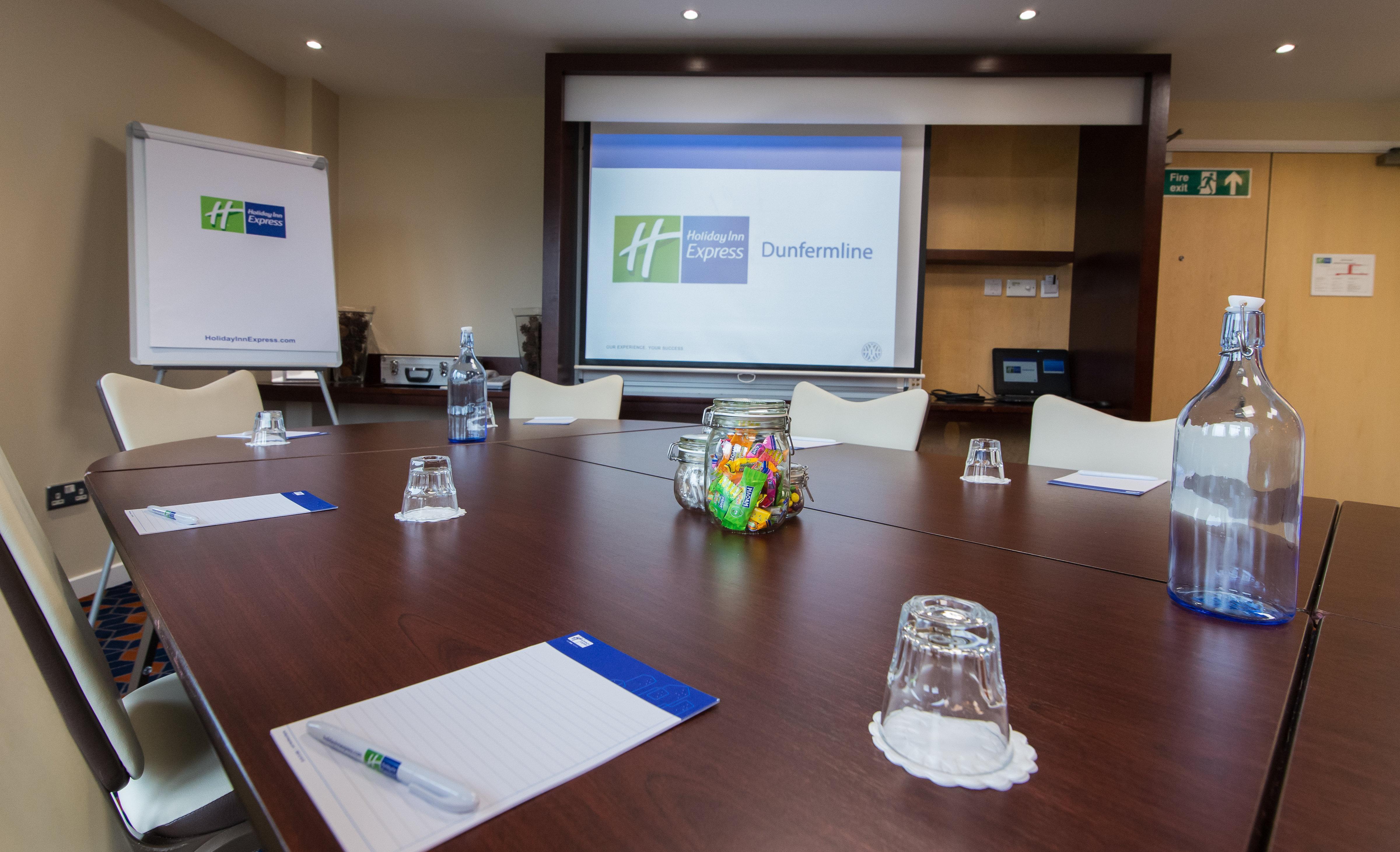Holiday Inn Express Dunfermline By Ihg Zewnętrze zdjęcie