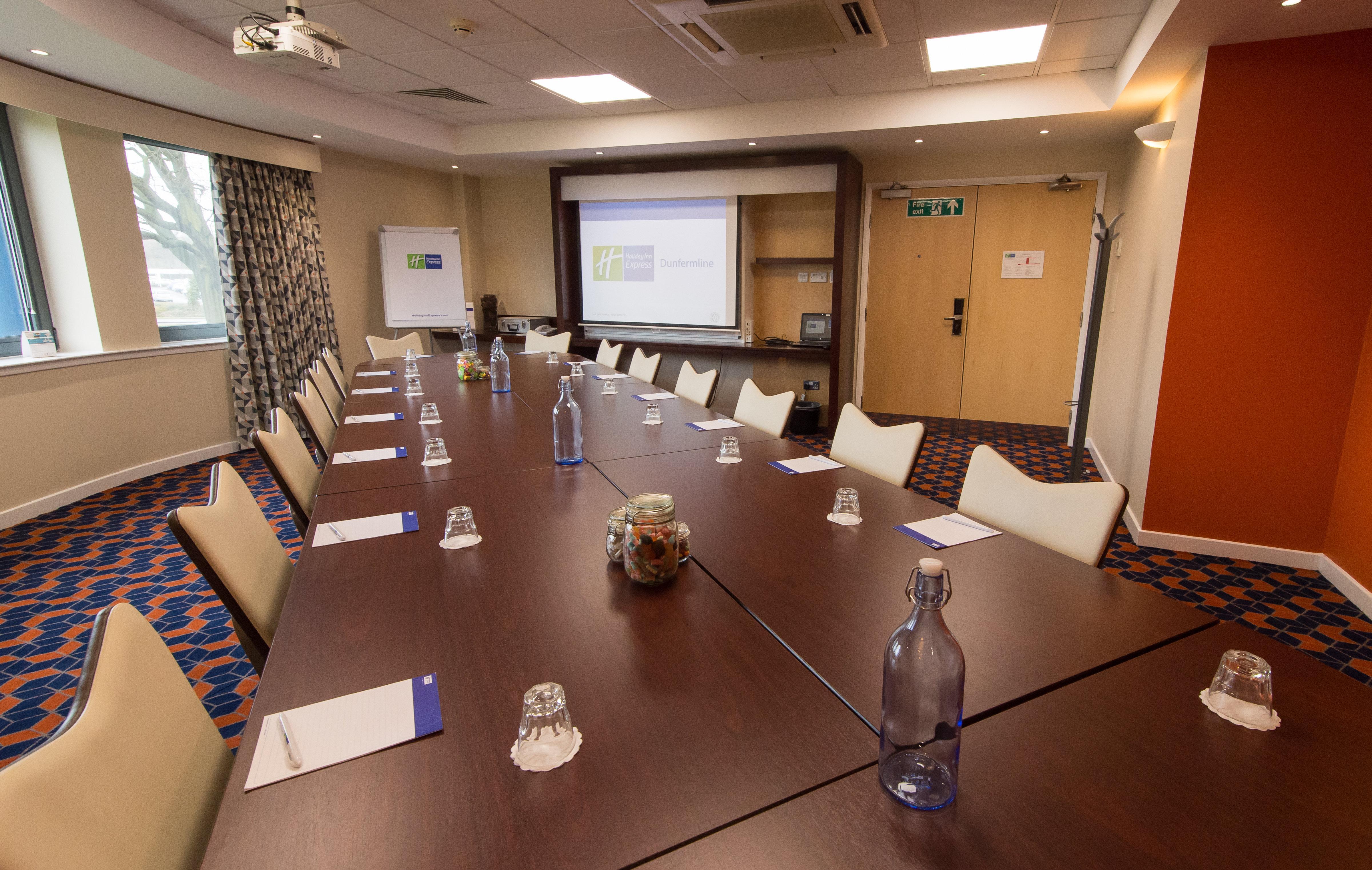 Holiday Inn Express Dunfermline By Ihg Zewnętrze zdjęcie