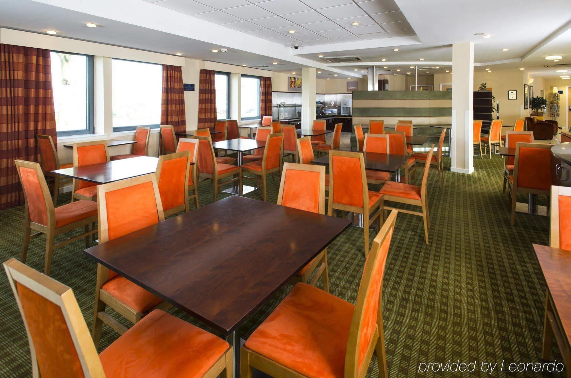 Holiday Inn Express Dunfermline By Ihg Zewnętrze zdjęcie