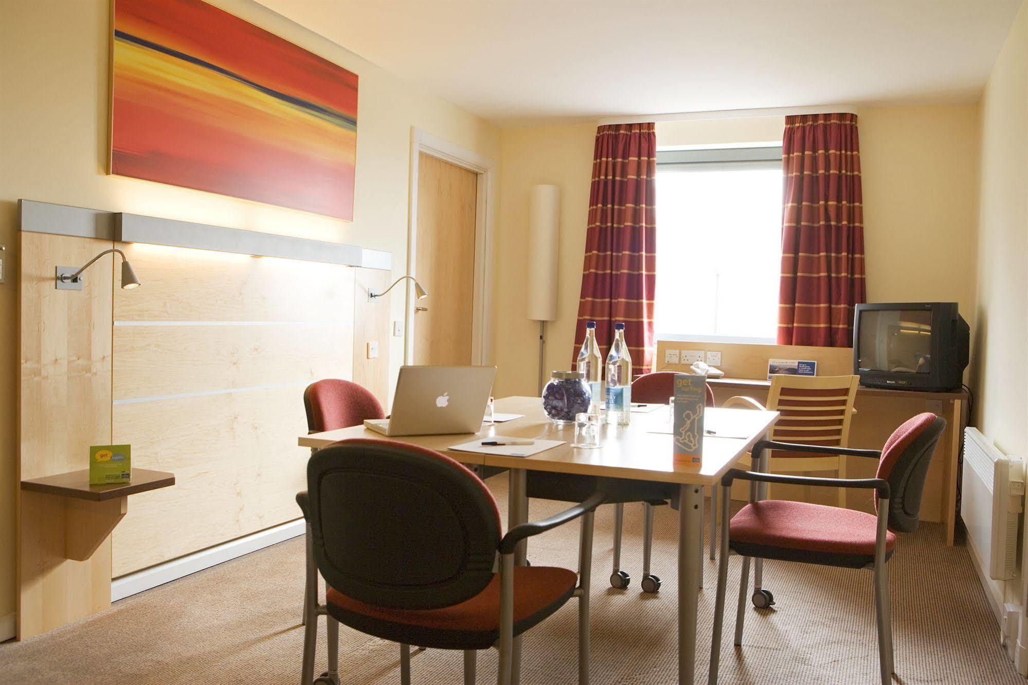 Holiday Inn Express Dunfermline By Ihg Zewnętrze zdjęcie